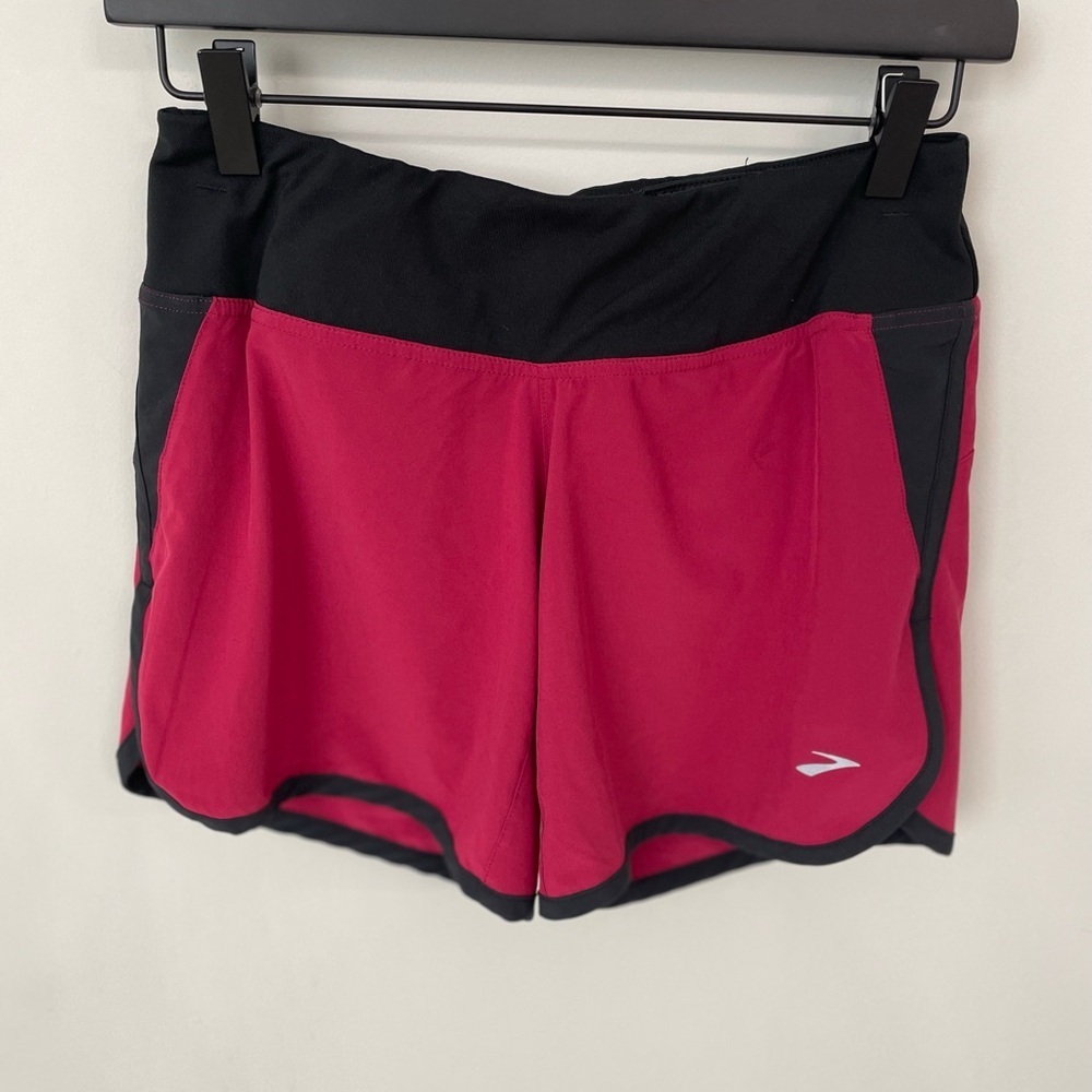 Brooks Women’s Berry Pink Equilibrium Running Shorts Size XS pockets.     6